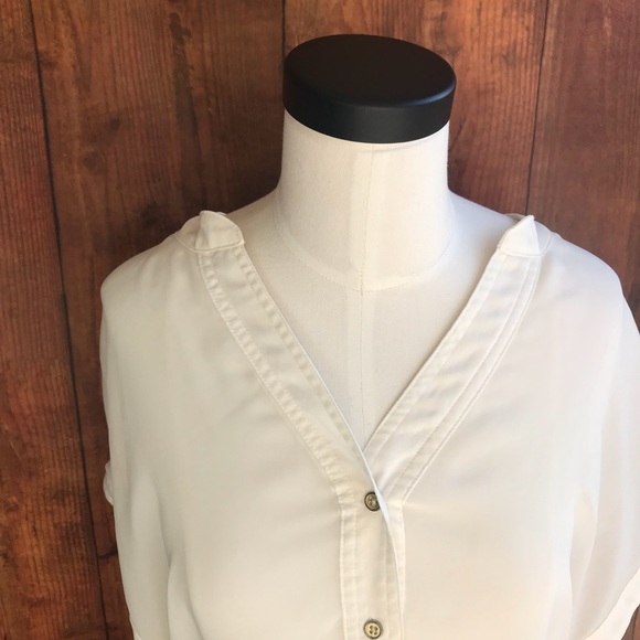 Banana Republic Ivory Sheer Short Sleeve Blouse - Picture 2 of 8